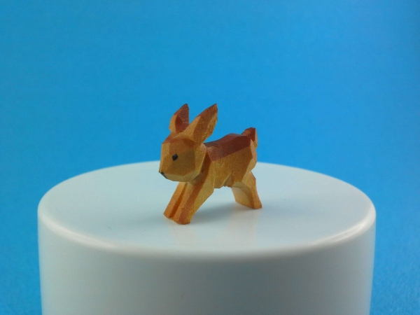 Hase, geschnitzt